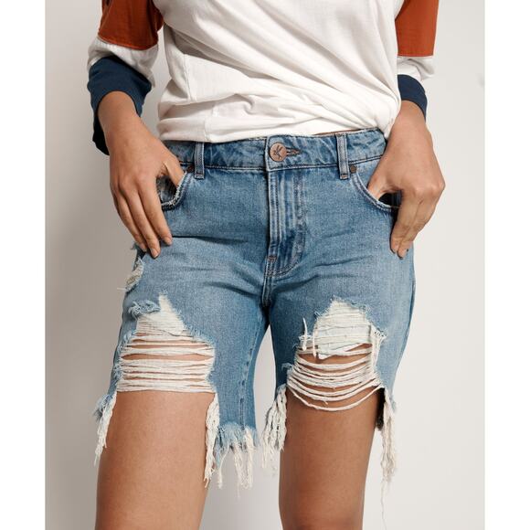 New Free People x OneTeaspoon Stevie’s Boyfriend Shorts $114 SIZE 26 Distressed - Picture 3 of 8